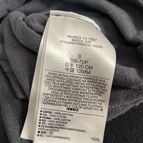 Gap Long Sleeved Top with X’s and O’s size Small (6-7) - Picture 5 of 5